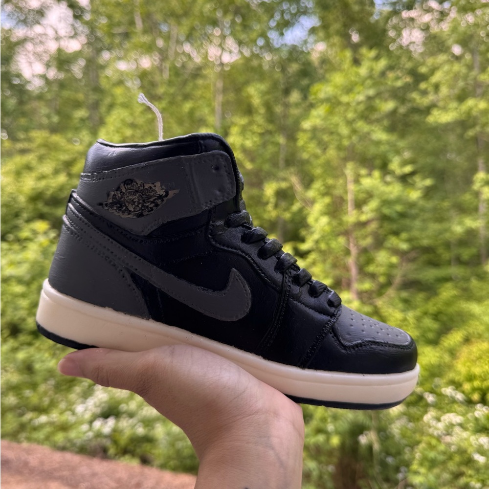 Black/Grey Sneaker Candle